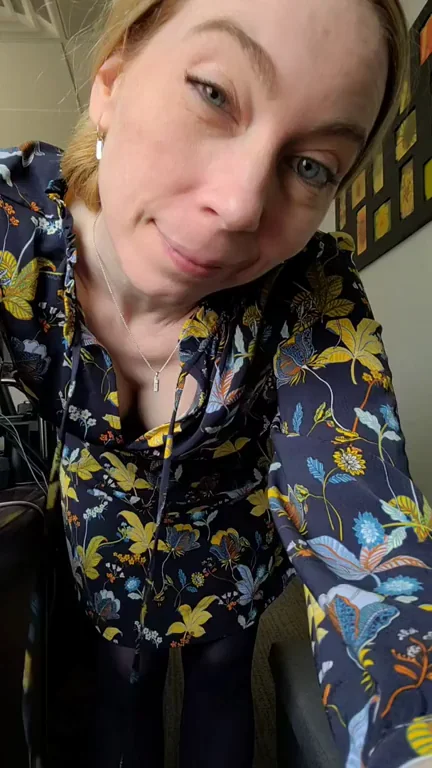 Pantyhose Farewell: 46yo Office Slut's Sheer Ass Tease
