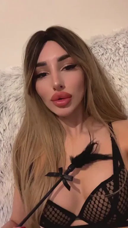 I just love lip surgeries