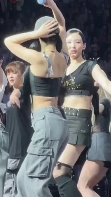 TWICE - Momo, Sana & Mina