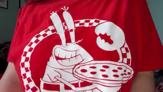 Extra pepperoni pizza coming right up