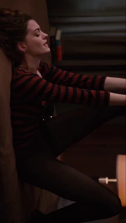 🔥 Anne Hathaway's Steamy Close-Up Tease in Love & Other Drugs 💊🍑
