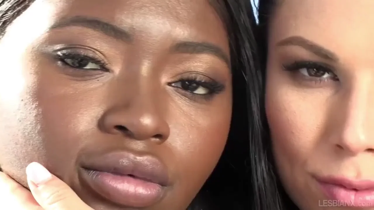 Aidra Fox & Noemie Bilas Beg to Cum Hard 👅💦 Ebony Blonde Lesbian Heat