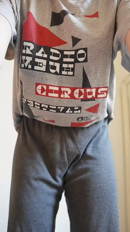 Hiding Massive Tits & Juicy Ass Under Baggy Clothes 😈🍑💦