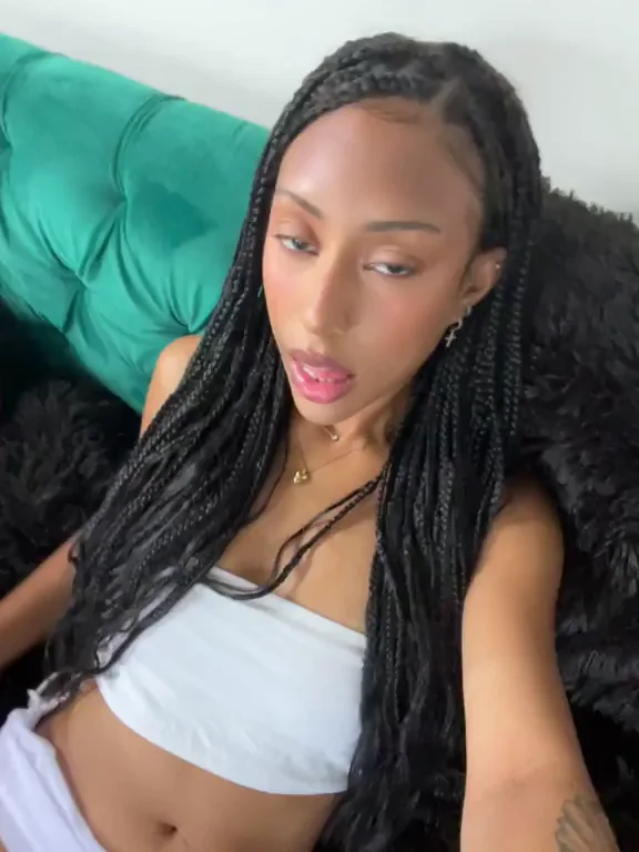 Ebony Babe Teasing: Hope I'm Not Distracting Your Work Dick 😈💦