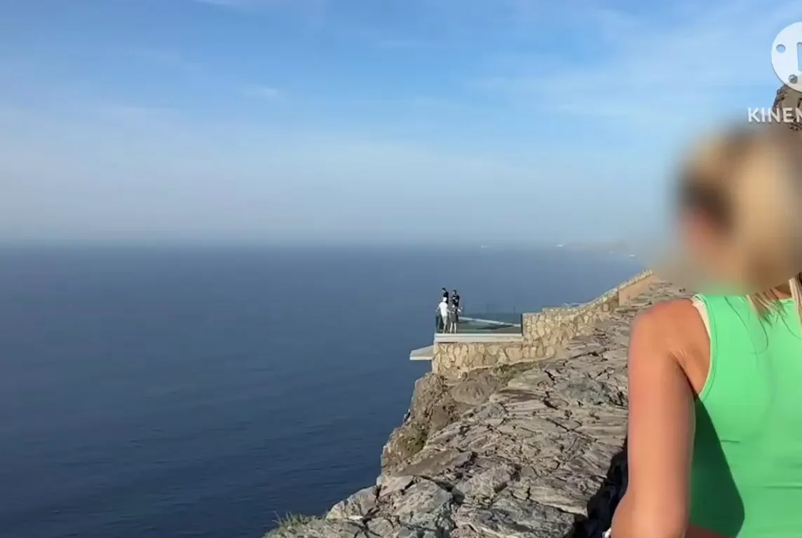 Can you guess which famous 'balcony' this is? Winner gets his price in privat message.