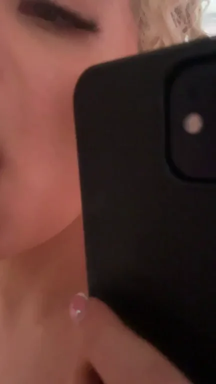 Any cocks free for a titty fuck ;)