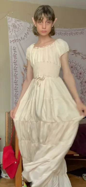 would u suck this elf girl's cock?