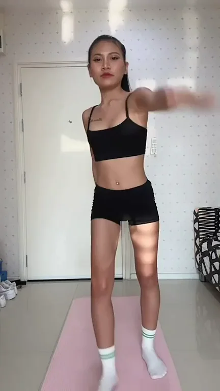 Sexy Asian Teen's Naughty Sexercise Tease 😈💦