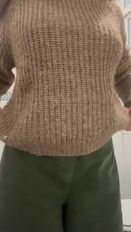 Latina Teen's Killer Curves: Cum for These Juicy Tits? 🔥🍑