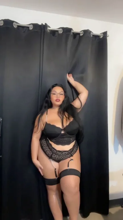 Funsized Babe's Ass Hits Prime Thick Slut Mode!