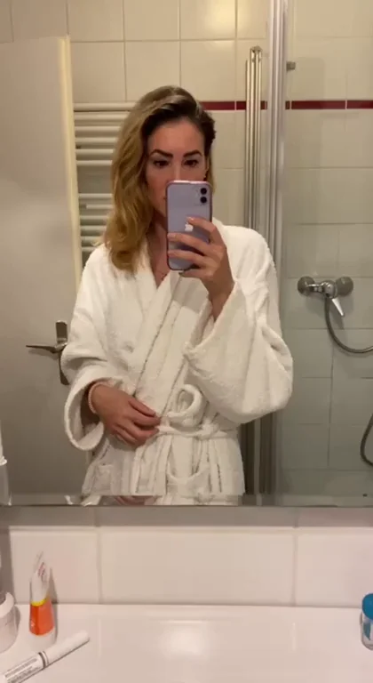 🔥 Hot MILF Tease: Bathrobe to Lacy Lingerie Slut Show 💦