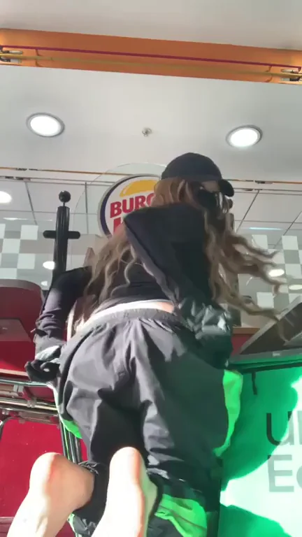 can't believe i did this on shift| stank up burger king with my stinky feet