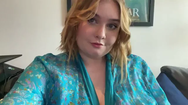 These Massive Tits Hurt My Back! 💥🍈🍈