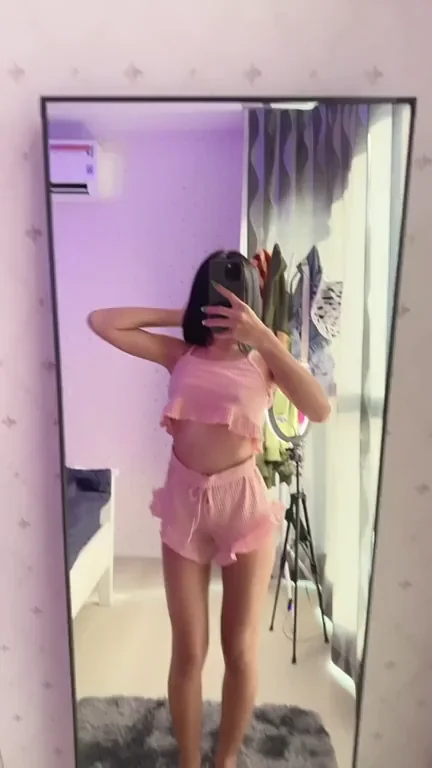 🍑 18yo Asian Teen's Naked Body Tease in Mirror – Way Hotter Bare! 🔥