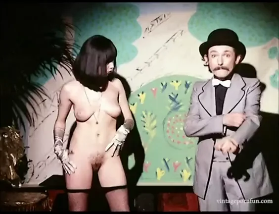 Magician Pulls Juicy Bunny Slut from His Hat! 🐰🍆😈