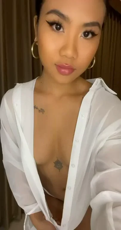 Petite Asian Slut Teases to Get Your Cock Rock Hard 💦🍑🔥