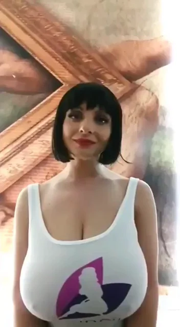 Lisa Bukawski's Saggy Massive Tits Tease 💦🍈🍈