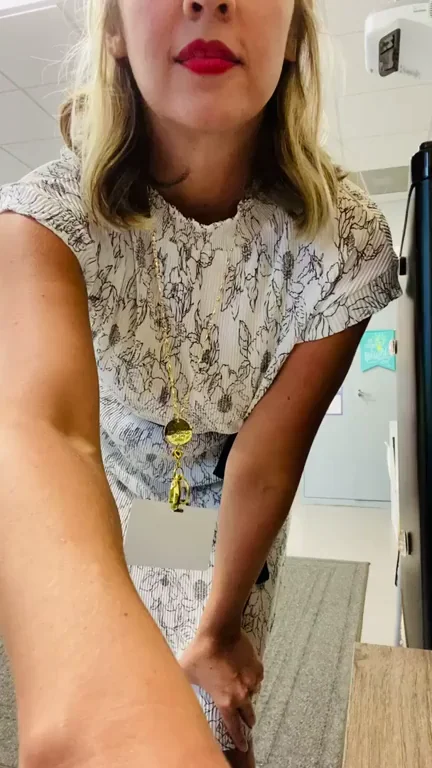 Did you expect your kid’s teacher to have this much cake? [f]40