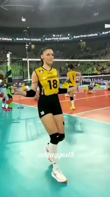 Volleyball Babe #18 Jumps Her Tight Ass in Tiny Spandex