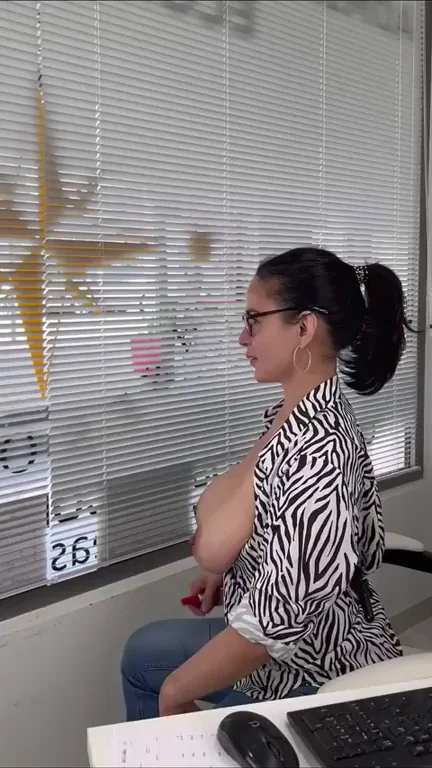 The guy didn't like my tits... [GIF]