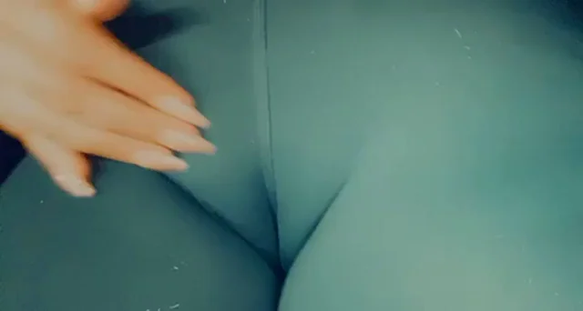 Leggings Cameltoe Tease: Pussy Starving for Cock