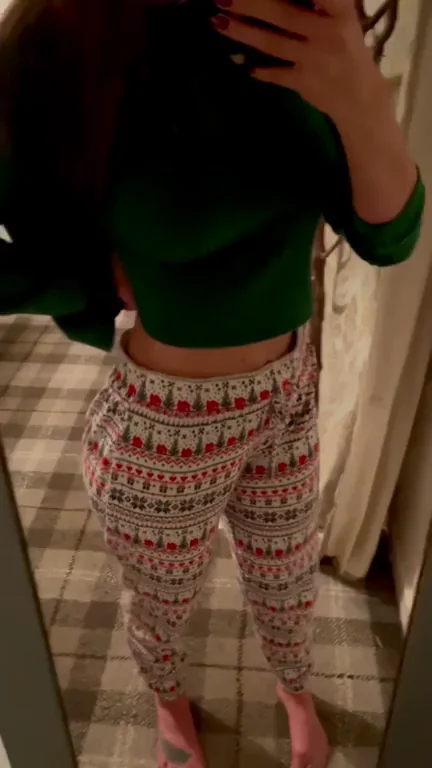 🎄 Tell Me What to Strip Off, Daddy 😈
