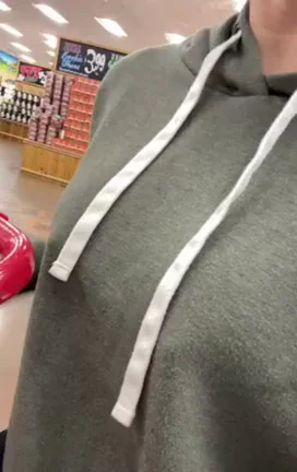 First time flashing my tits in the checkout line. 🫣