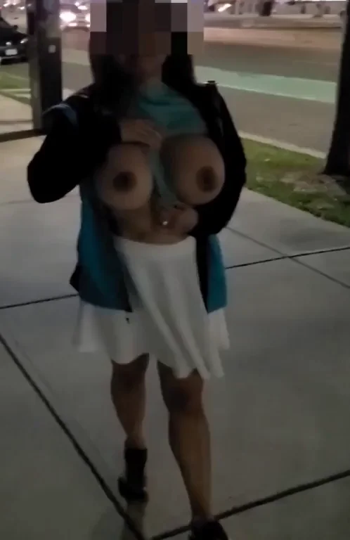 Flashing My Massive 34G Desi Tits to Passing Drivers