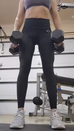 💪 Busty MILF Fitbabe Lifting Heavy & Jiggling Those Big Tits 🔥