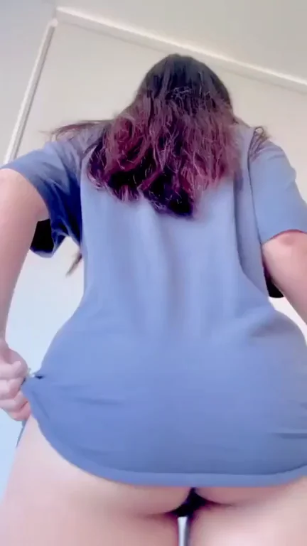 Peek a boo.. Something nice and pillowy under my tee ðŸ™ˆ