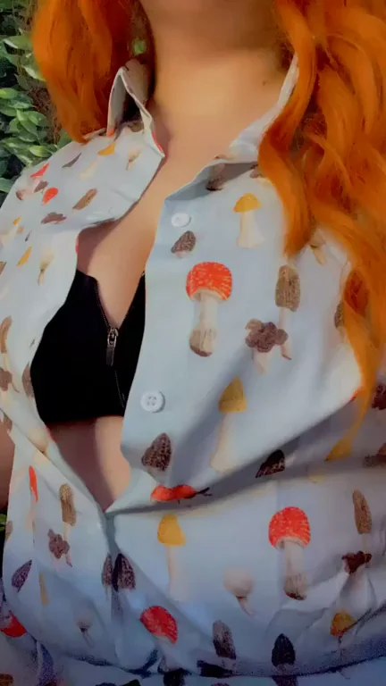 Love my cleavage in this shirt