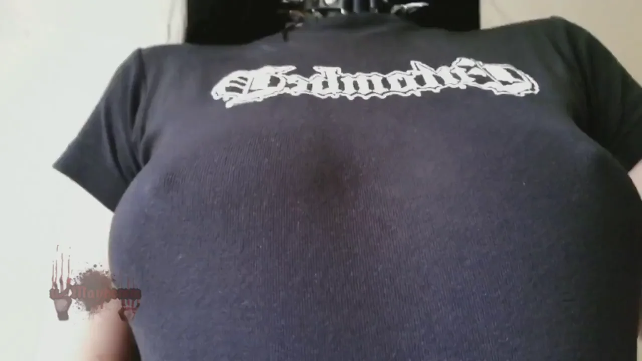 🔥 Goth Babe Unveils Her Perky Tiny Titties 😈