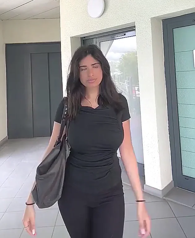 Busty Babe in Tight Black 👙💦