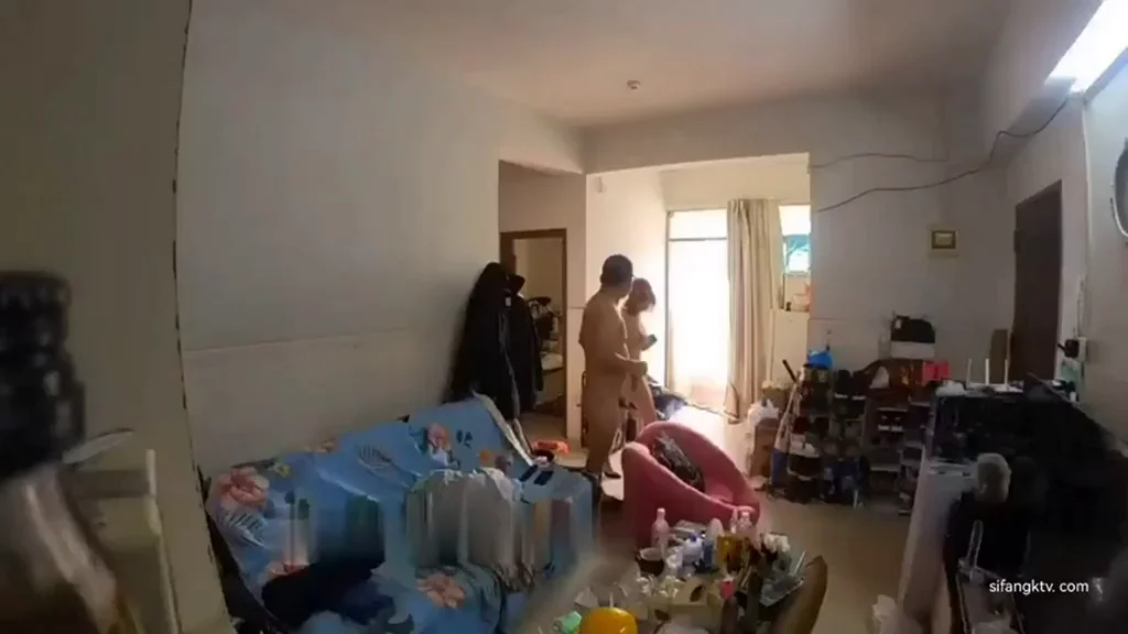 😈 Asian Slutty Couple Banging Amid Home Trash with Workers Watching 👷‍♂️🍑