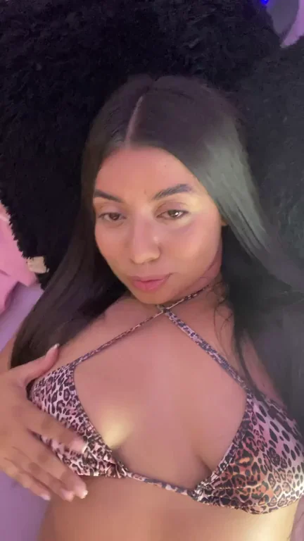 Thirsty AF for This Busty Babe's Leopard Tease! 🐆💦
