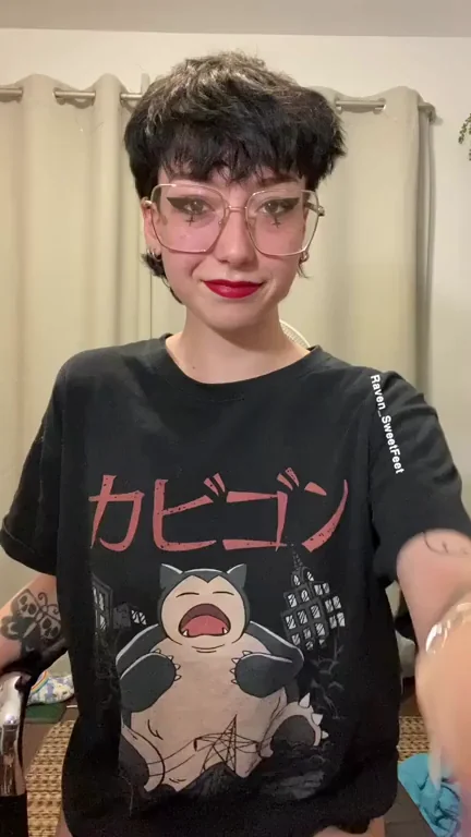 I hope you like small tits 🥺