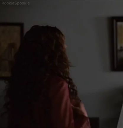Anne Hathaway's Juicy Ass Tease in Love & Other Drugs 🍑🔥