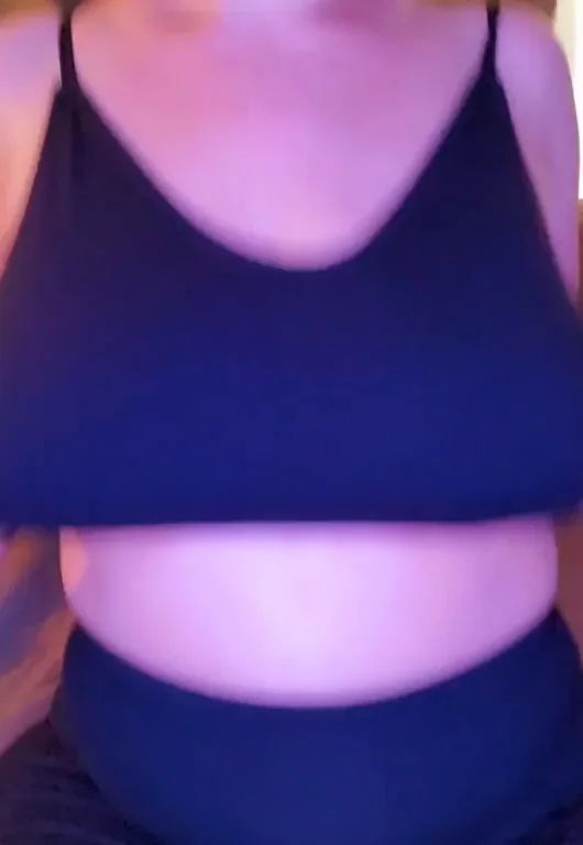 Huge Tits Bouncing Up & Down 😍💥
