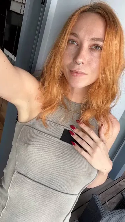 Bra-less Pokies Tease Today 🔥🍒