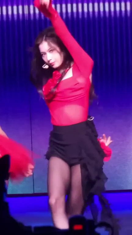 TWICE - Sana