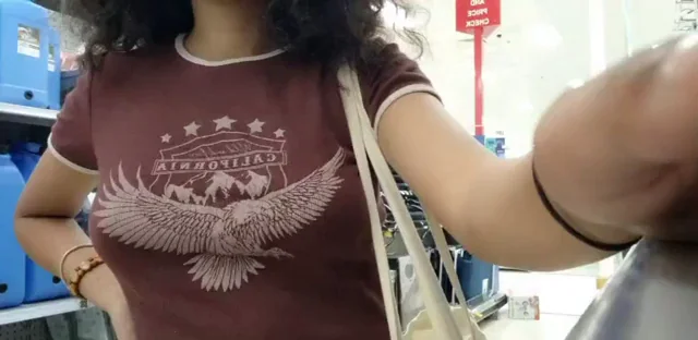 sure come to pay me a visit in this aisle [GIF]