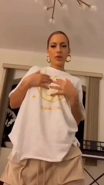 Athletic Babe's Juicy Titties, Phat Booty Thong Tease & Wild Fuck