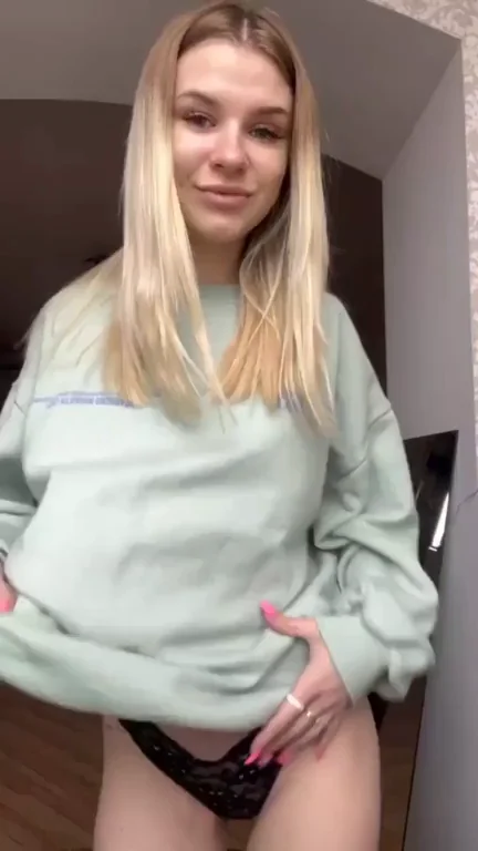 Blonde Gym Slut Teases Tits for Her 50yo Daddy Buddy