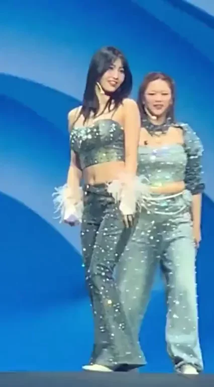 TWICE - Momo