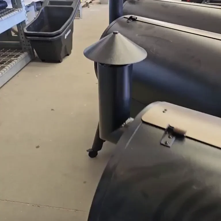 Grill Shopping Slut Flashes Her Juicy Pussy in Public