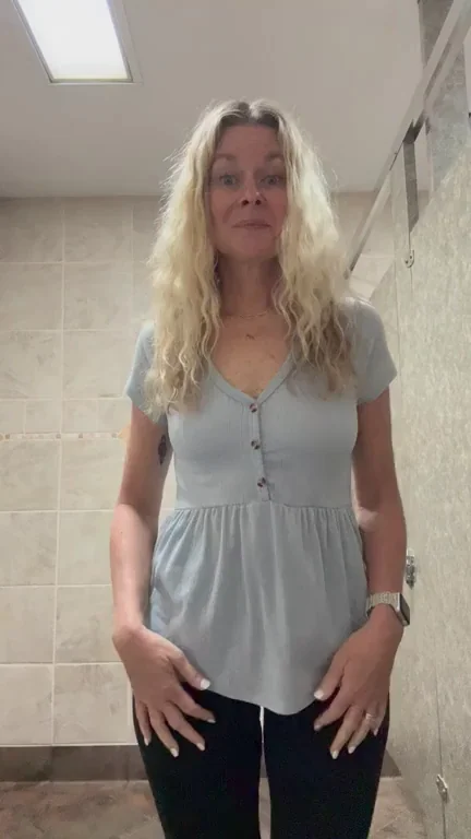 Who's up for some fun in the bathroom? (F)