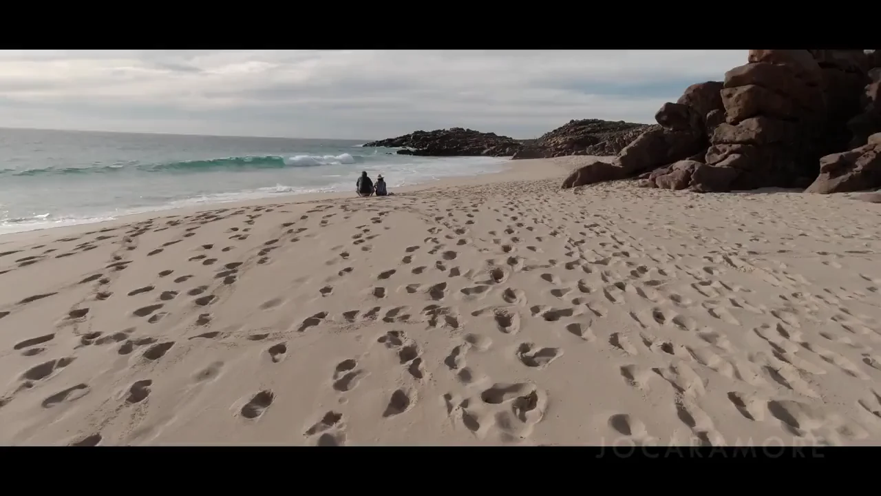 🔥 Wife's Risky Handjob at Beach Hotspot – Totally Worth the Thrill! 😈