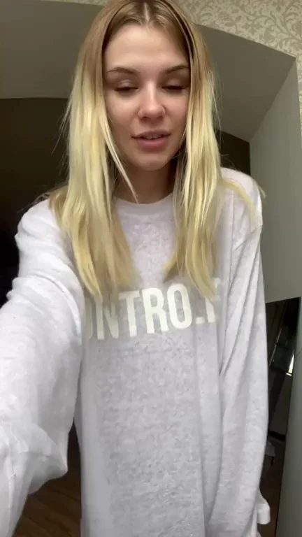 I'll let you play with my boobs, but belly button first [gif]