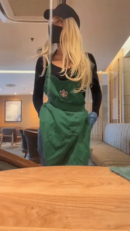 Starbucks Slut Ready to Fuck Right Here on the Counter 🍑☕🔥