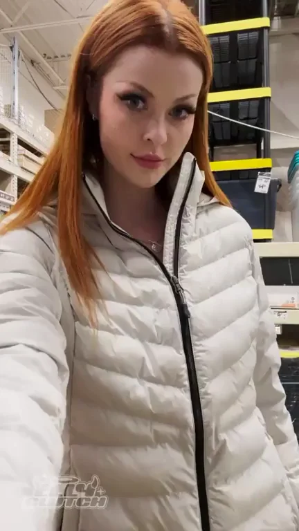 🫣 Almost Busted Flashing My Tits in Home Depot 😈